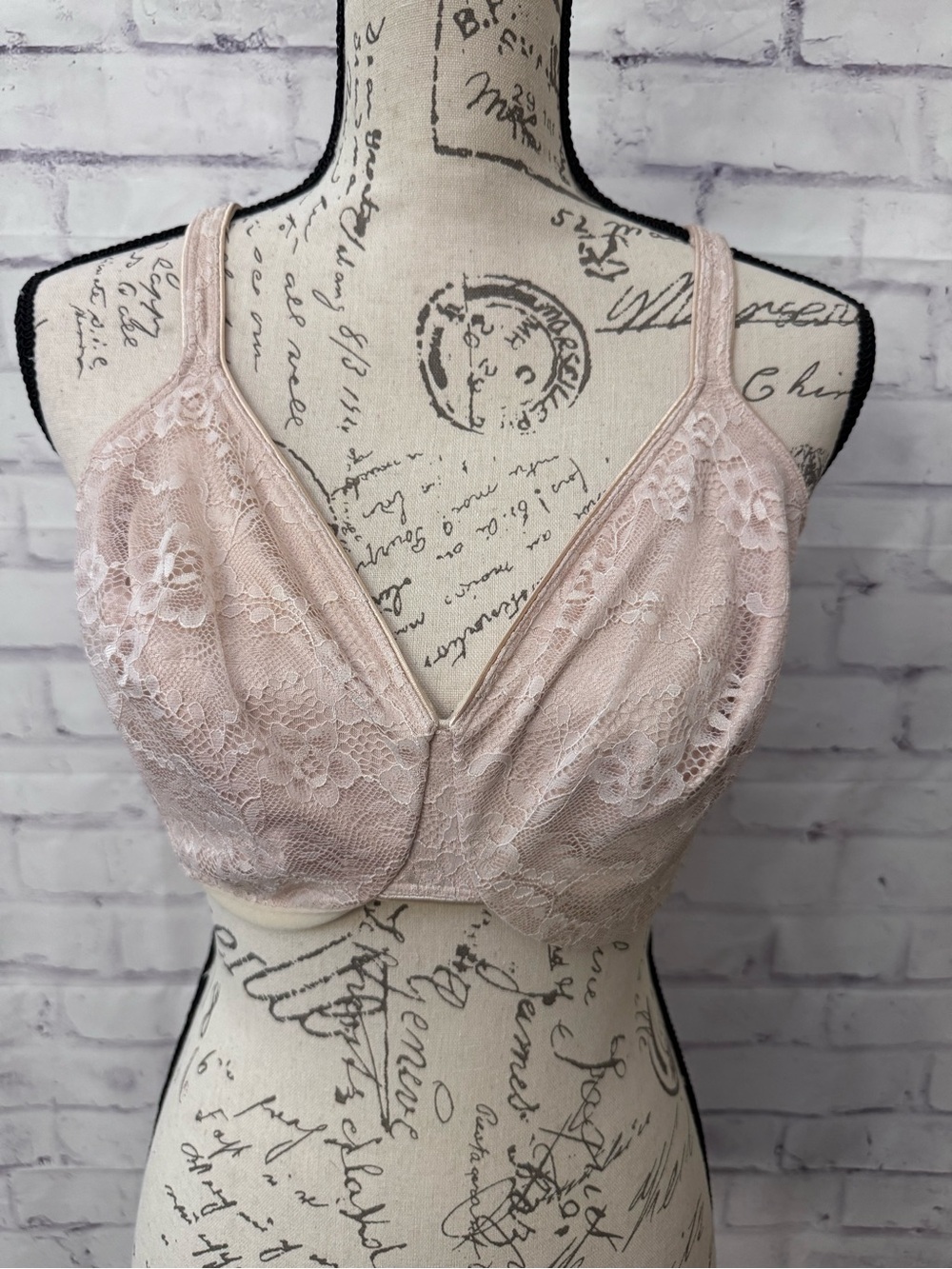 Wacoal Body Graphic Minimizer Bra Beige Size 36DD Underwire 857198 Lace